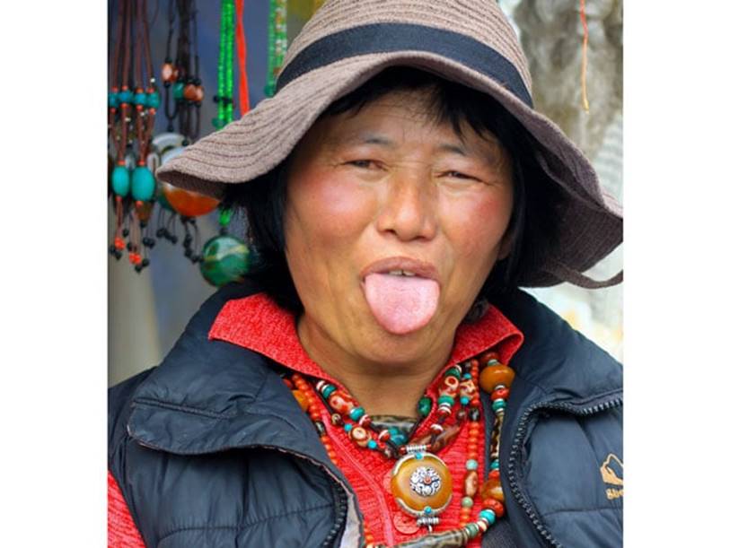 formas de saludarse en el tibet